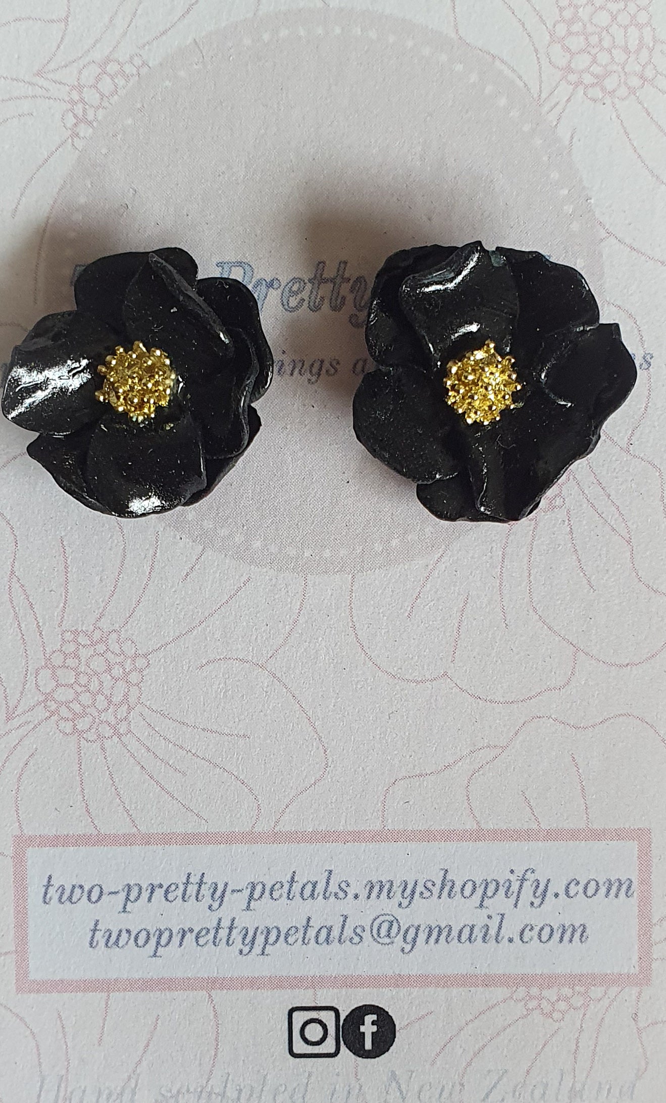 Black Flower Stud
